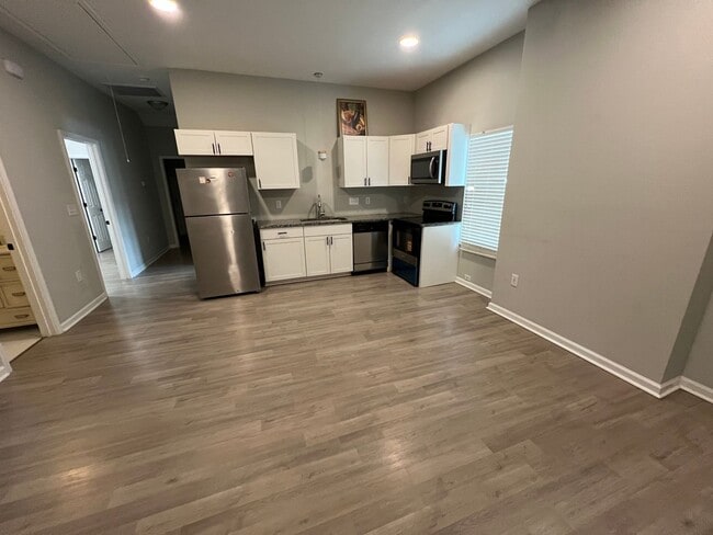 Building Photo - 3 Bedroom 2 Bathroom House for rent