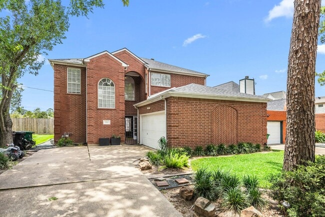 Photo - 1723 Gingerleaf Ln House
