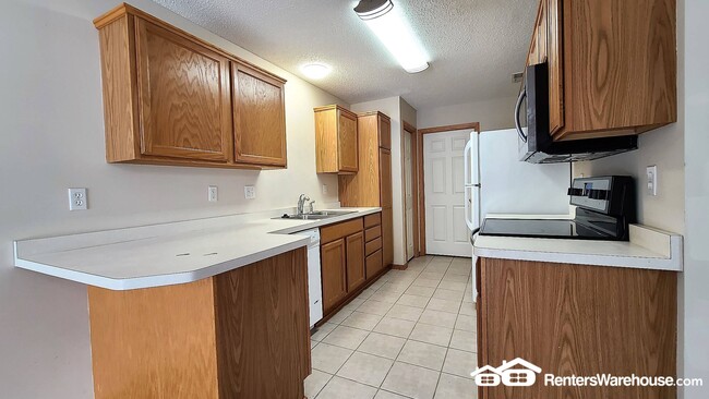 Foto del edificio - 637 Meadow Ln