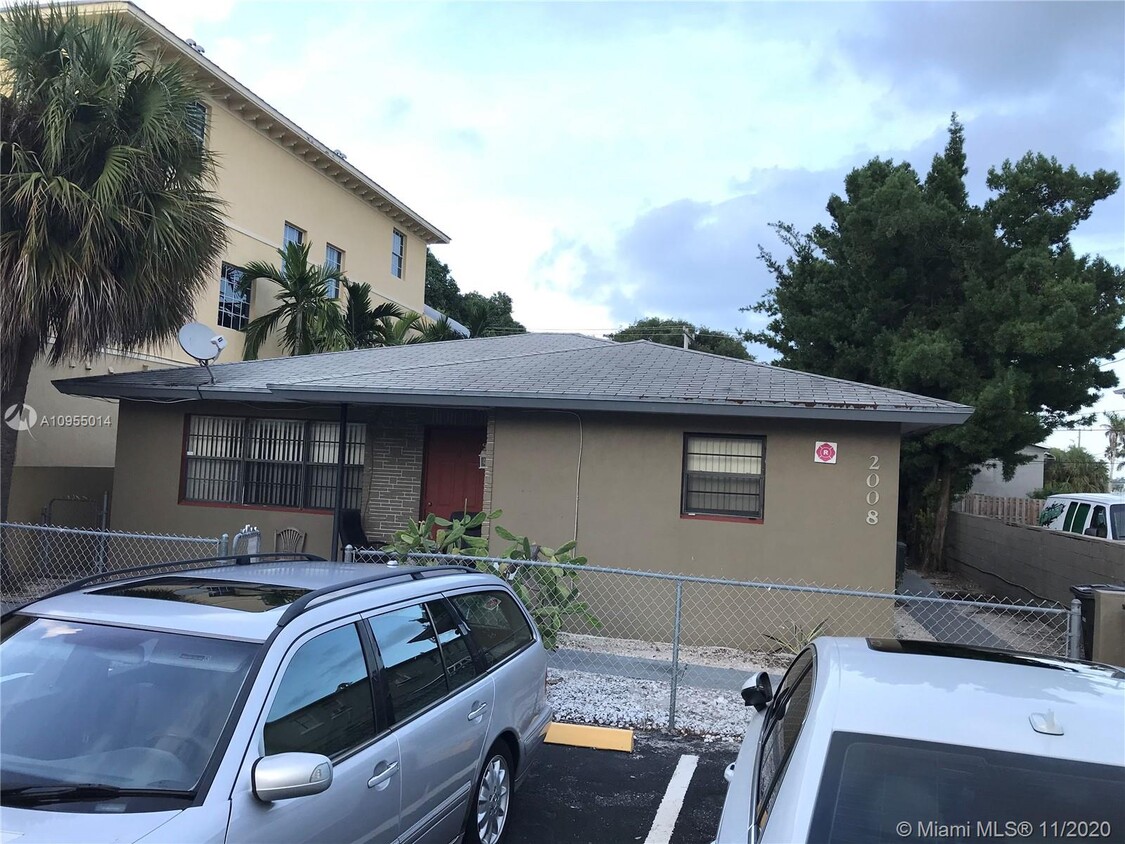Primary Photo - 2008 Ponce De Leon Ave
