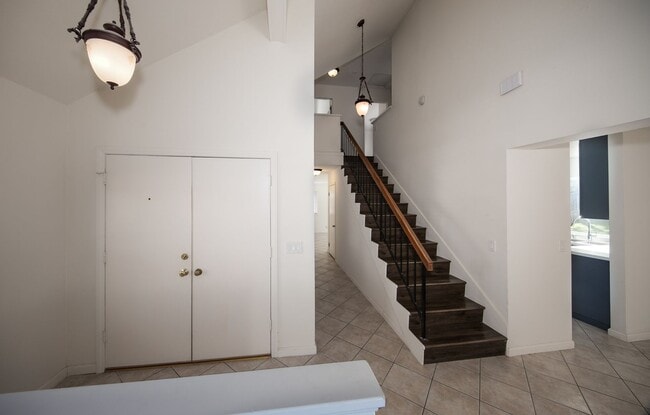 Building Photo - Beautiful 2 Story with Large Lot on Quiet ...