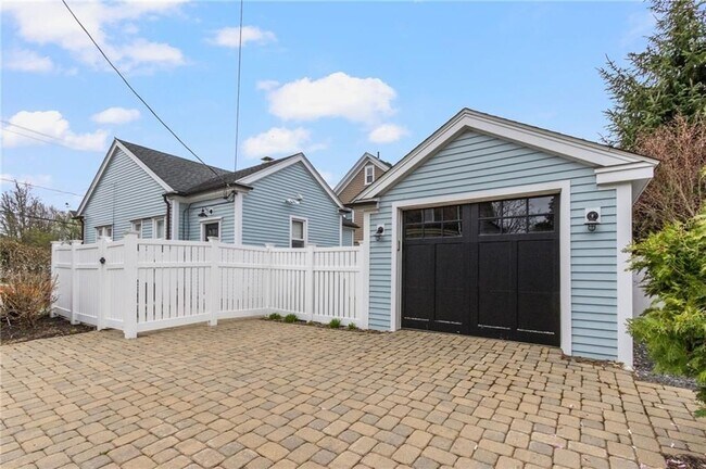 Foto del edificio - 11 Eustis Ave