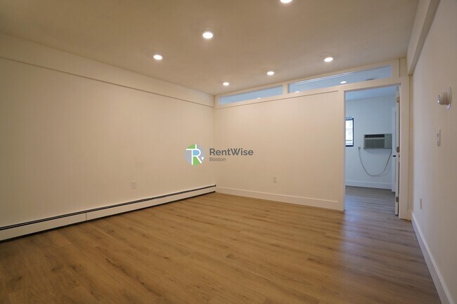 Foto del edificio - 745 E 6th St
