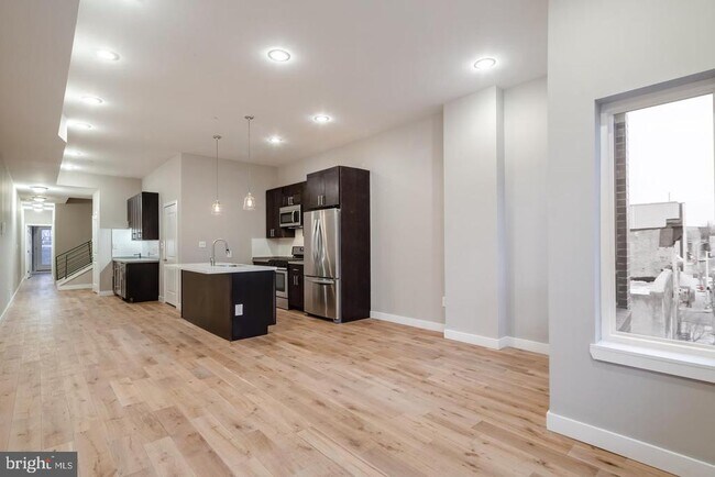 Foto del edificio - 1636 Ridge Ave