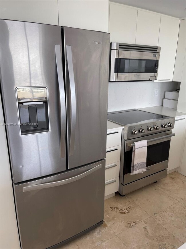 Foto del edificio - 8911 Collins Ave