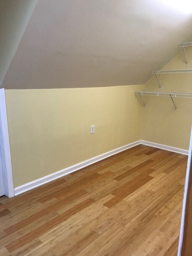 Foto del edificio - Comfortable house in prime location near the U of M Stadium!