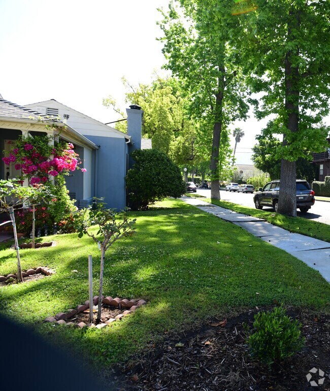 2 Bedroom Houses for rent in Toluca Lake CA 4 Homes