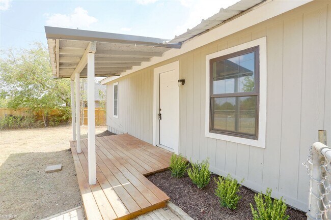 Foto del edificio - 2 br, 1 bath House - 221 Porter Drive