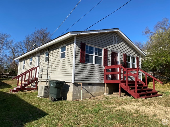 Building Photo - 706 S Grove St