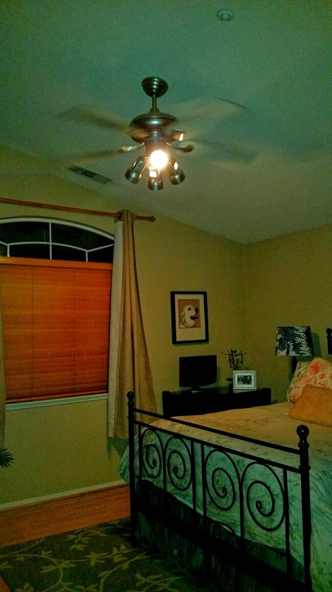 master bed - 10724 Wallace Ln