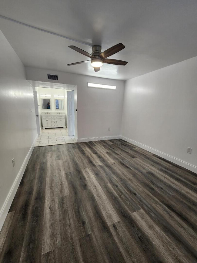 Foto del edificio - 4384 NW 9th Ave