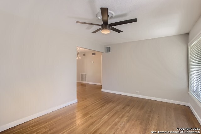 Foto del edificio - 519 Byrnes Dr