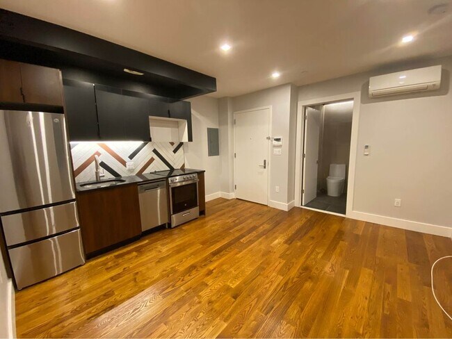 Foto del edificio - 680 E 21st St