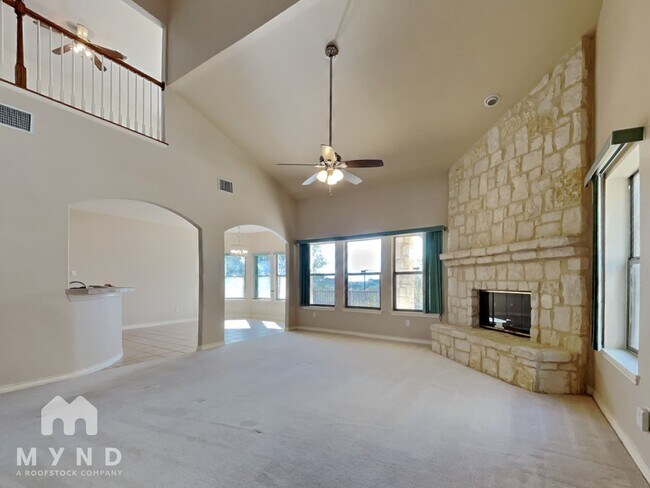 Foto del edificio - 914 Almadin