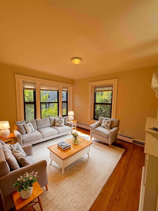 Avl 6/1 - Porter Sq 3.5BR, hot water inc, updated kitchen! - Avl 6/1 - Porter Sq 3.5BR, hot water inc, updated kitchen!