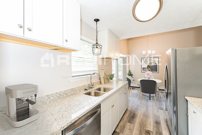 Foto del edificio - 8935 Wesley Pl