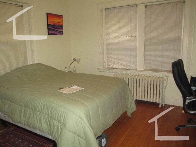 Building Photo - Brookline - 3 bed 2 bath - 8/1    (Washing...