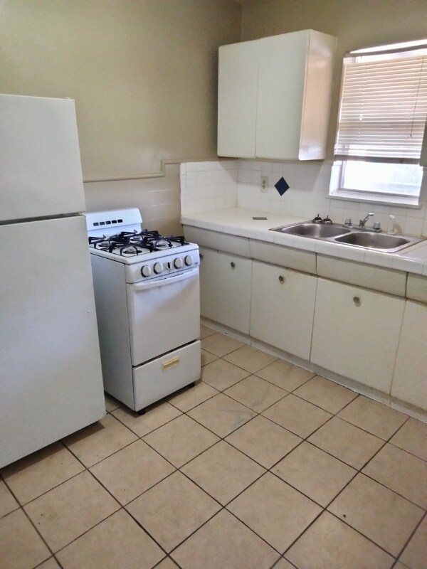 Foto del edificio - 3701 Sleeper Ave