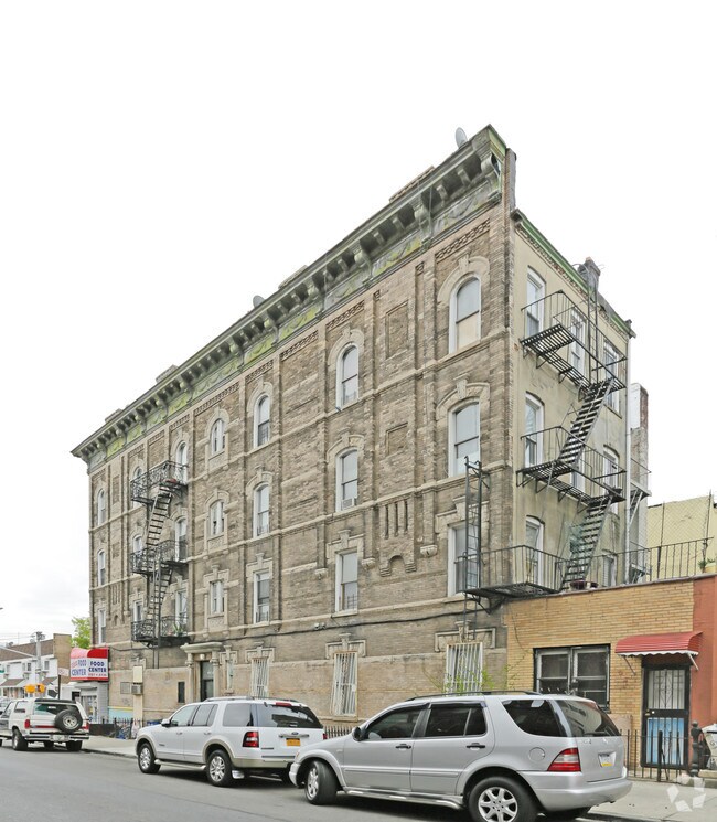 Building Photo - 443 Wilson Ave