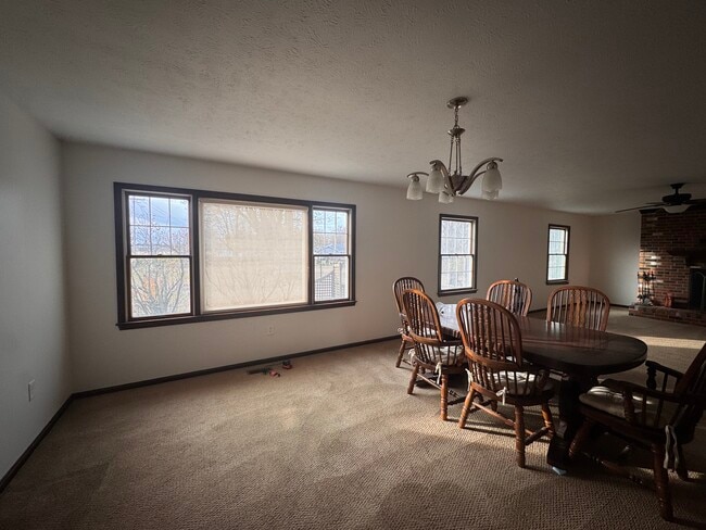 Building Photo - 319 Ironwood Rd