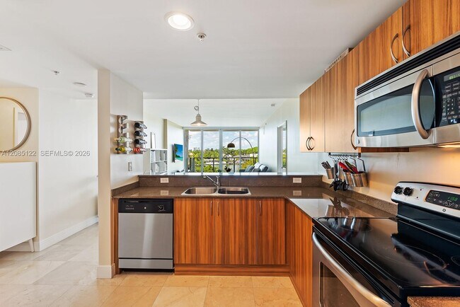 Foto del edificio - 6305 Indian Creek Dr