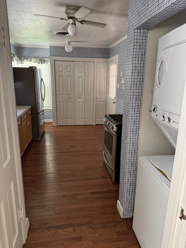 Building Photo - 3525 Stadium Dr