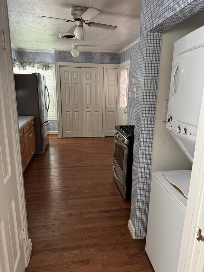 Foto del edificio - 3525 Stadium Dr