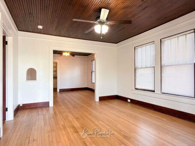 Foto del edificio - 1613 E Blount St