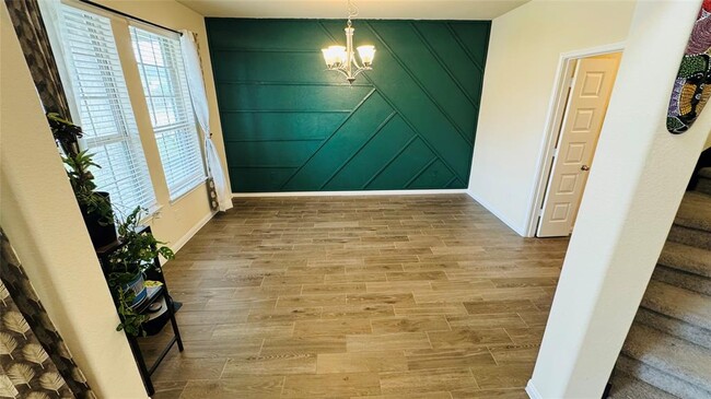 Building Photo - 3822 Dry Creek Dr
