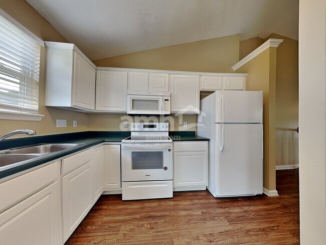 Foto del edificio - 8017 Serenity Lake Dr