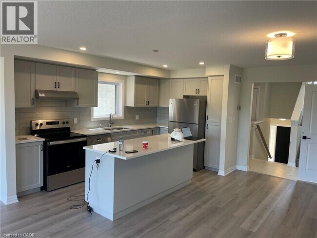 Building Photo - 15 Stauffer Woods Trl