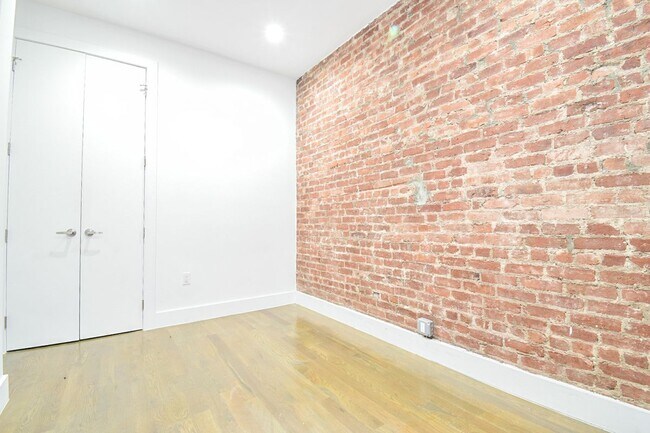 Building Photo - 125 Sterling St