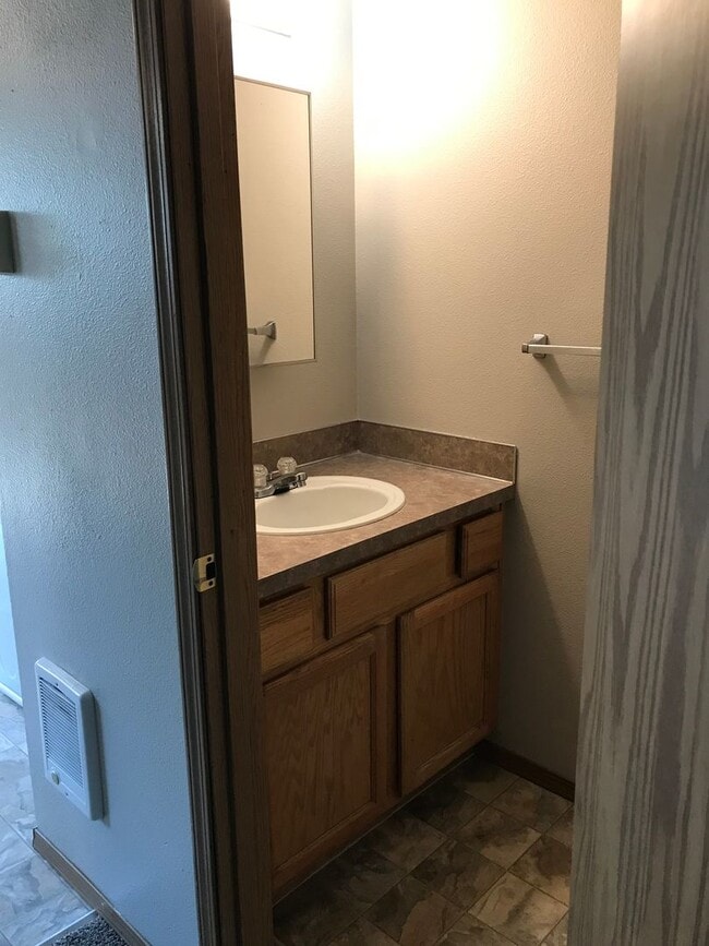 Building Photo - 150 NE 5th St