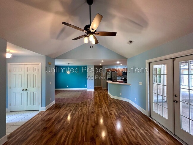 Building Photo - 23 Creekstone Ln
