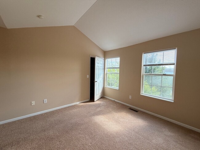 Building Photo - 1020 Hartford Village Blvd