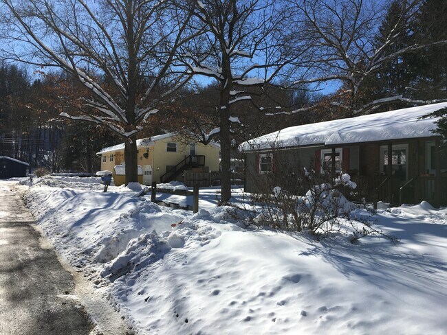 Building Photo - 43 Shelter Valley Rd