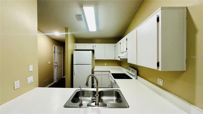 Building Photo - 11755 Cuxham Dr