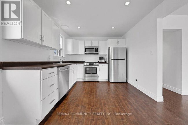 Building Photo - 776 Phillip Murray Ave