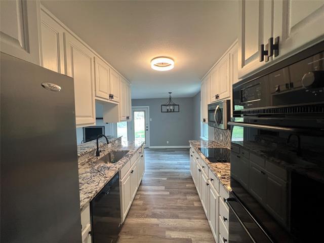 Building Photo - 814 W Pelton St