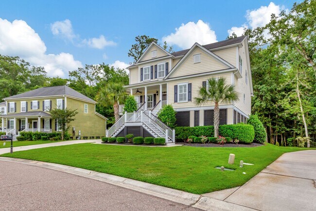 Foto del edificio - Elevated Home in The Club at Legends Oaks ...