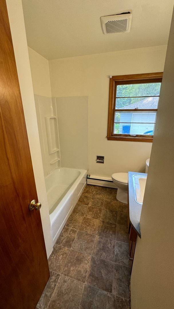 Building Photo - 4 Bed 2 Bath Home - North Fargo