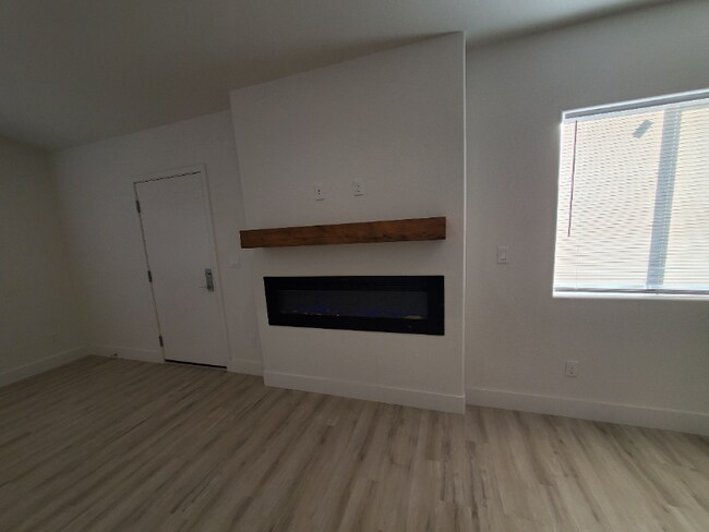 Building Photo - 138 N Mildred Ave