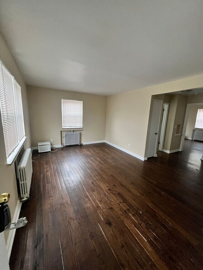 Foto del edificio - 129 Glenridge Pl