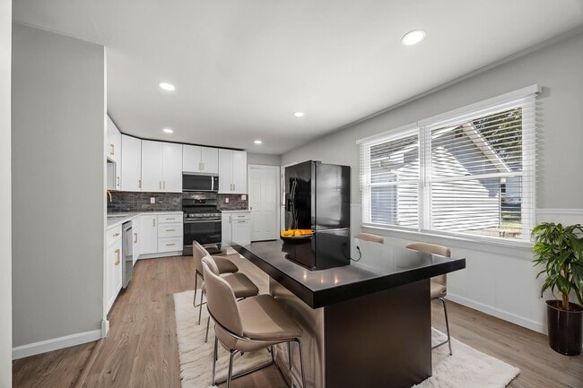 Foto del edificio - 115 E Sycamore Rd