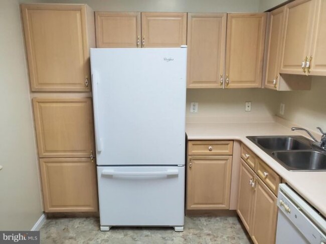 Foto del edificio - 3100 N Leisure World Blvd