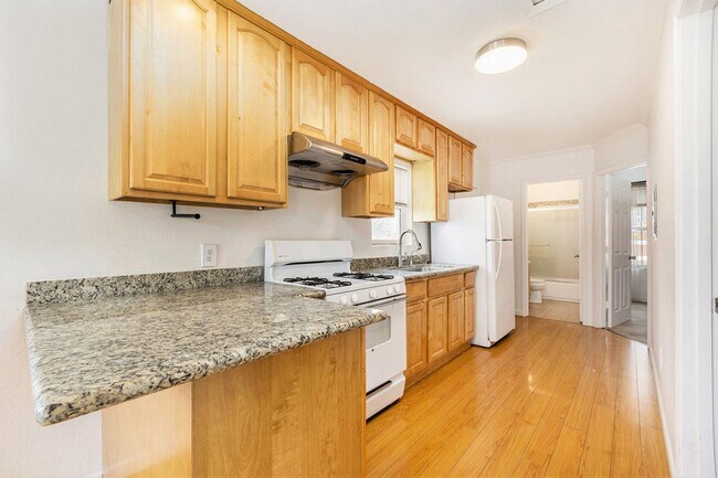 Foto del edificio - Eastman Ave. 3045-3047