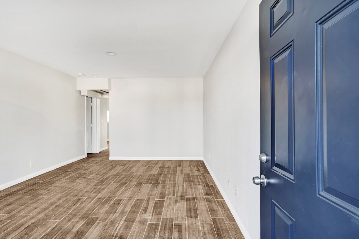 Foto principal - 2401 Sunrise Ave