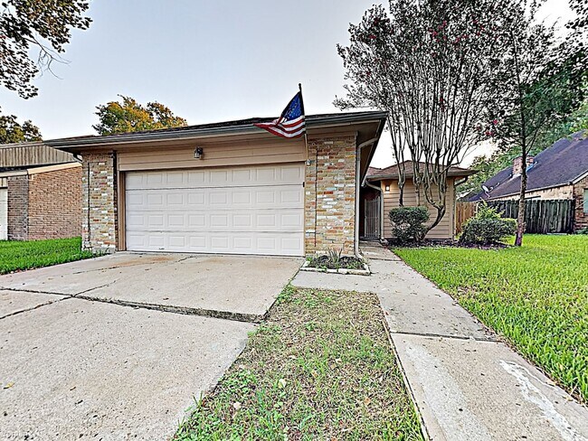Building Photo - 535 Shady Brook Dr