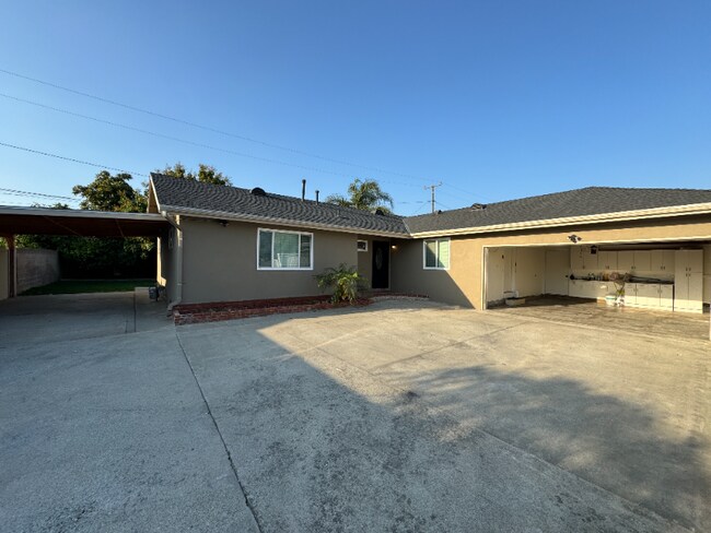 Building Photo - 543 E Covina Blvd