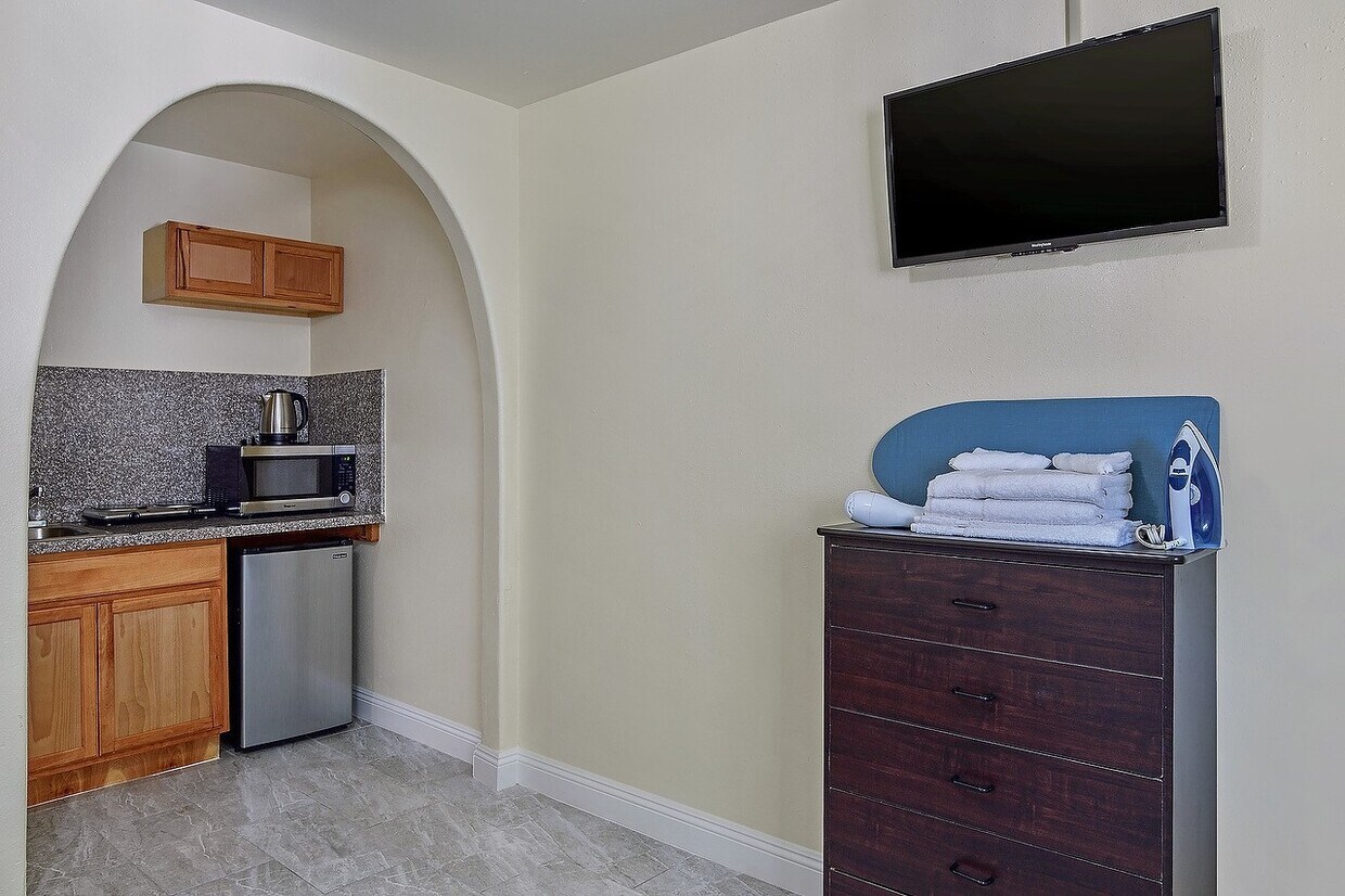 West Adams Studio Apartments Apartments in Los Angeles, CA Westside